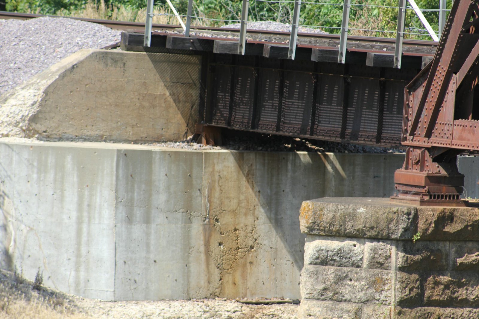 North abutment
